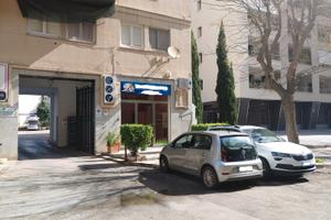 Negozio una luce pressi don Bosco/Libertà-Statua