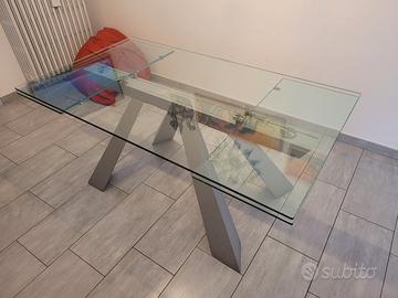 Tavolo in cristallo