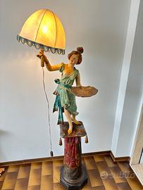 Antica Statua Scultura Lampada in legno Fanciulla