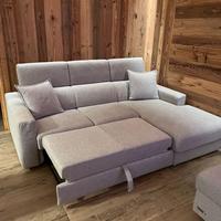 Divano con pouf