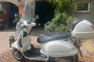 Vespa gts 300