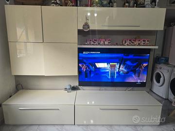soggiorno + tavolo e 4 sedie 