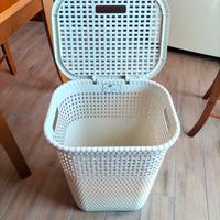 Portabiancheria in plastica