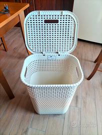 Portabiancheria in plastica