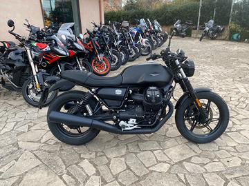 Moto Guzzi V7 Stone