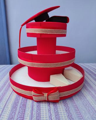 Torta rossa per bomboniere