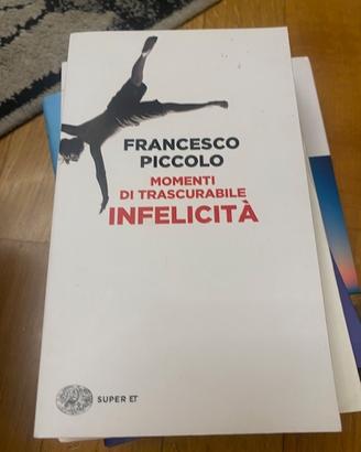 Momenti di trascurabile infelicità