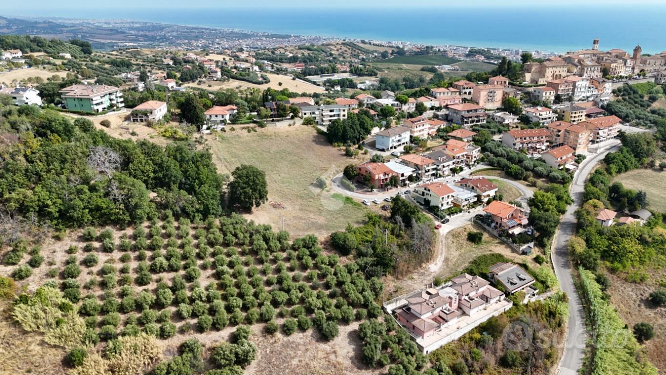 TER. RESIDENZIALE A TORTORETO - Vista 2
