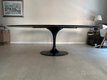 Tavolo stile Tulip