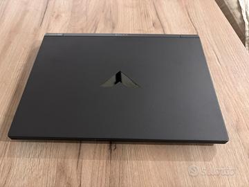 HP victus APERTO MAI USATO