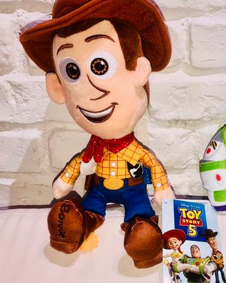 Woody peluche Toy Story 5