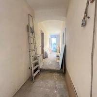 4 LOCALI A LA SPEZIA