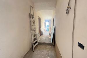 4 LOCALI A LA SPEZIA