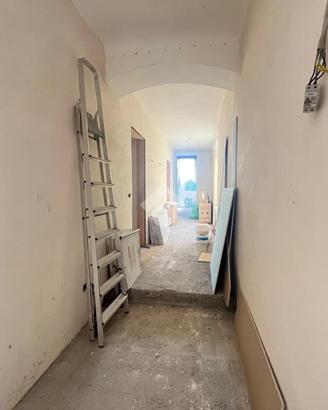 4 LOCALI A LA SPEZIA