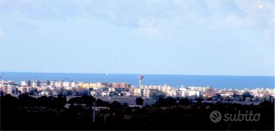Villa plurifamiliare, ampio giardino, vista mare