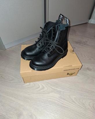 Dr. Martens, numero 37