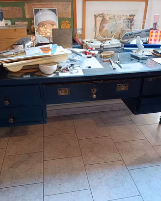 scrivania antiquariato
