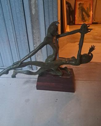 statua in bronzo