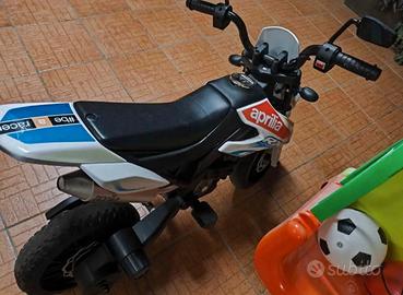 Moto Elettrica per Bambini 12V con Licenza Aprilia