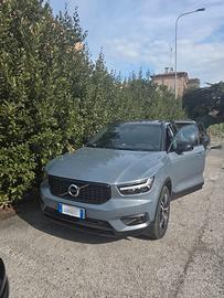 Volvo xc 40 R DESIGN