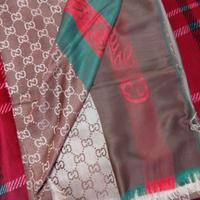sciarpa Gucci double-face  e altre