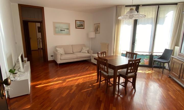 Appartamento con giardino in condominio signorile