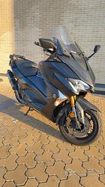 Scooter tmax 2018 530