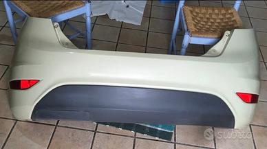 Paraurti posteriore FORD FIESTA 2010