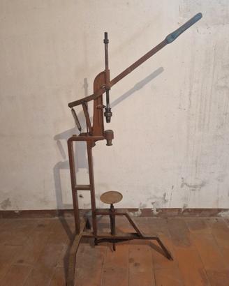 macchinetta tappatrice