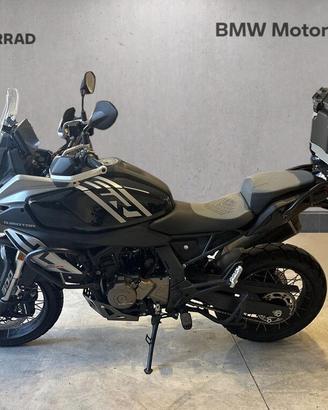 QJ MOTOR SRT 550 SX