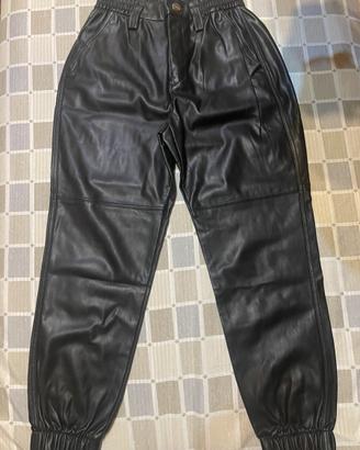 Pantalone ecopelle Bershka Taglia M