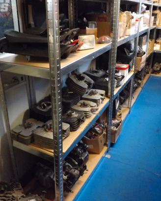 STOCK RICAMBI USATI/ NUOVI DI MOTO FANTIC MOD. TRI