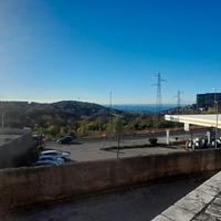 Casetta con cortile vista mare