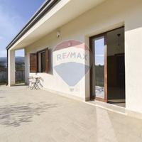 Villa o villino - Aci Sant'Antonio