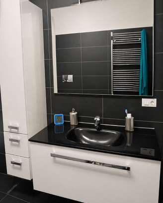 mobile sospeso bagno