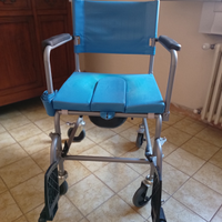 Sedia Comoda con rotelle