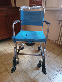 Sedia Comoda con rotelle