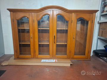 Vetrina in vero legno