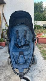 Passeggino a tre ruote richiudibile