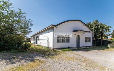 CAPANNONE INDIPENDENTE CON TERRENO