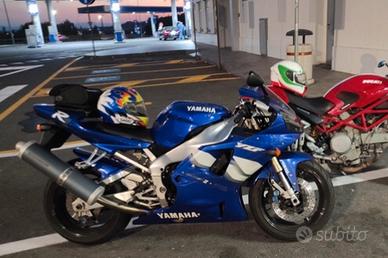Yamaha R1 carburatori