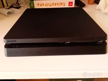 PLAYSTATION 4