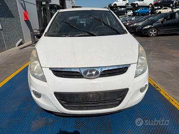 RICAMBI USATI AUTO VARI HYUNDAI I20 2012 1400 DIES