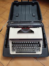 macchina da scrivere triumph