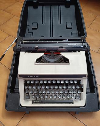 macchina da scrivere triumph