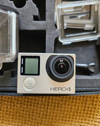 GoPro Hero 4 Silver + 2 batterie + accesori