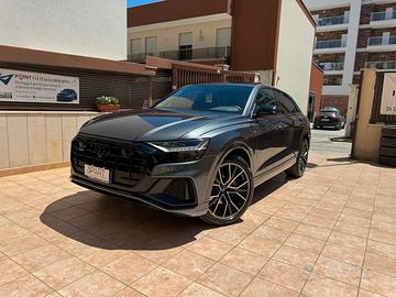 Audi Q8 50 TDI 286 CV quattro Sport S-LINE TETTO M