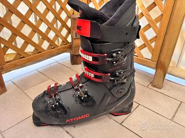 Scarpone sci Atomic