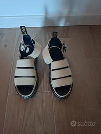 sandali dr.martens