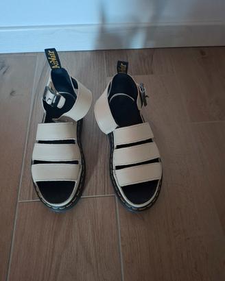 sandali dr.martens